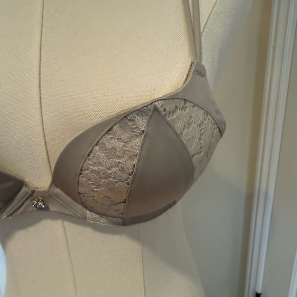 Victoria's Secret Elegant Lace Bra - Cream - Picture 2 of 5